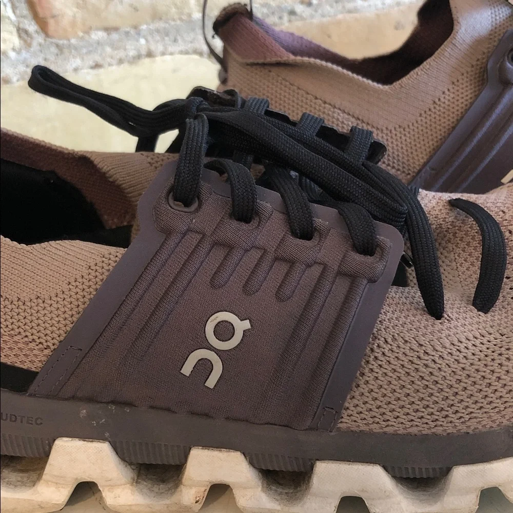 On Clouds Tennis Shoes